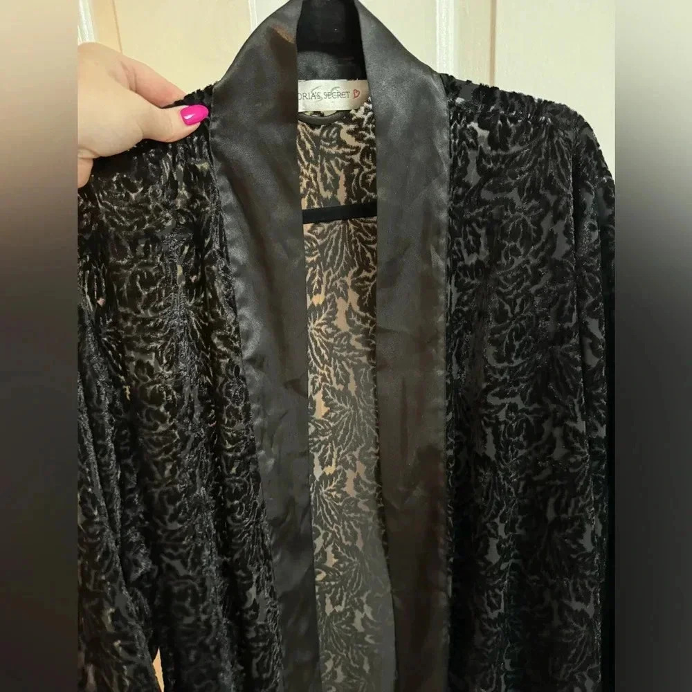 VTG Victoria’s Secret Black Lace Kimono Open Robe Coverup One Size Bohemian EUC - Picture 2 of 14